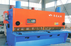 QC11K系列液壓閘式數(shù)控剪板機(jī)